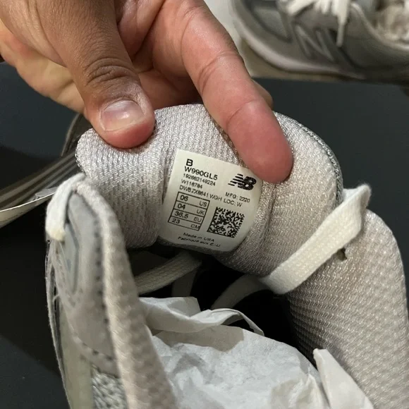 New Balance: 990v5 Grey Castlerock🪨 - Picture 4 of 4